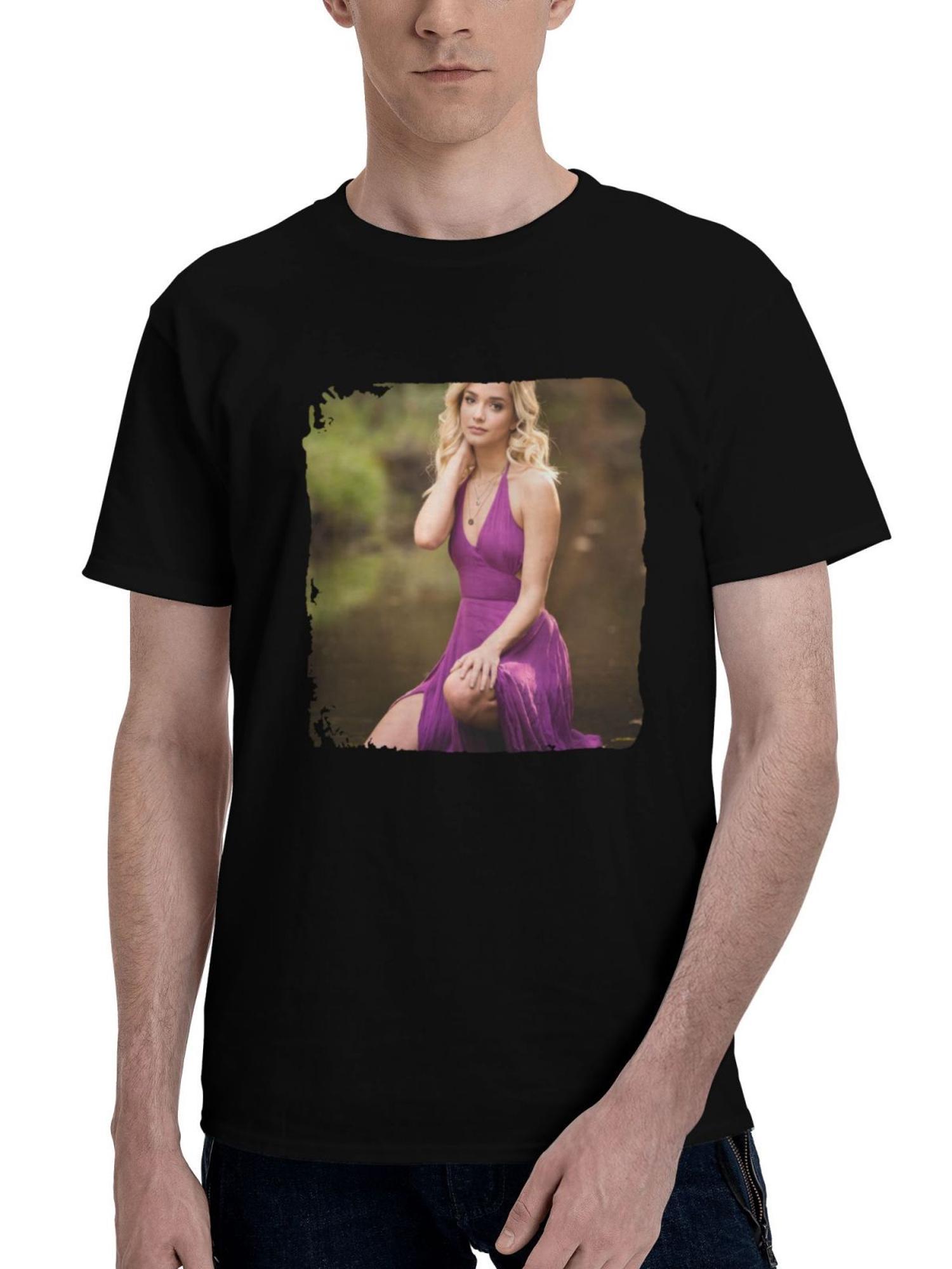 Beautiful-Girl In A Purple Dress Looking At Viewer 180G 100% Cotton Printed Round Neck Short-Sleeve T-Shirt, Christmas Gifts for Men Dad Husband Grandpa, S-XXXL, Black