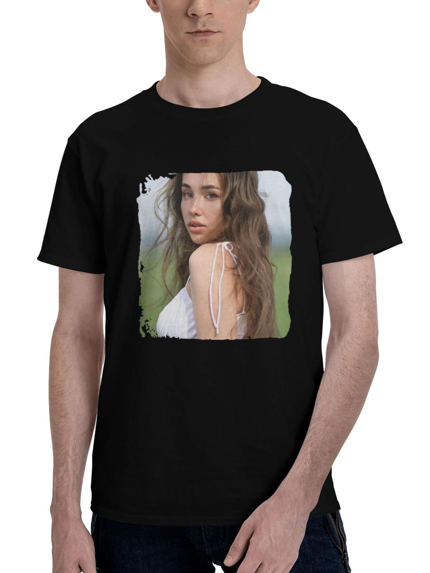 Beautiful-Girl In Field Outd 180G 100% Cotton Printed Round Neck Short-Sleeve T-Shirt, Christmas Gifts for Men Dad Husband Grandpa, S-XXXL, Black